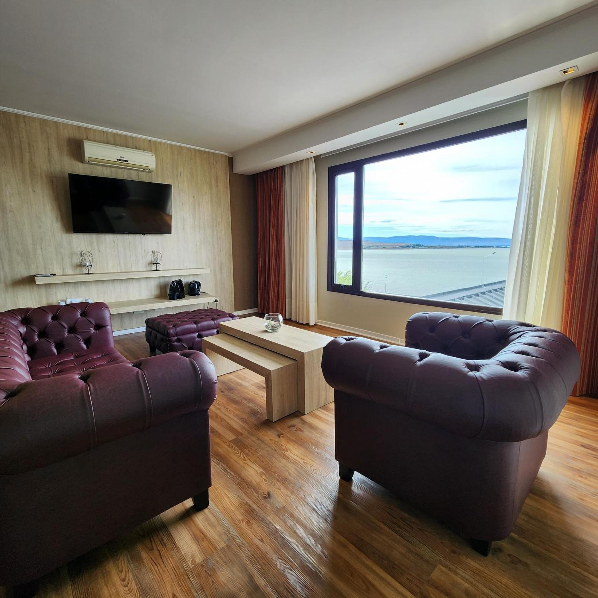 Xelena Hotel & Suites El Calafate Exterior photo